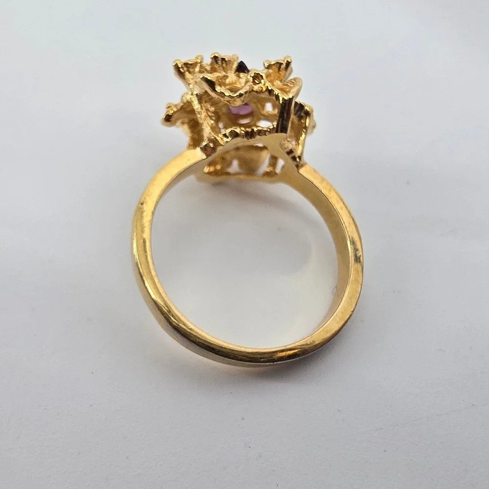 Ring Womens 8 Floral Cluster Gold Tone Purple Amethyst EUC